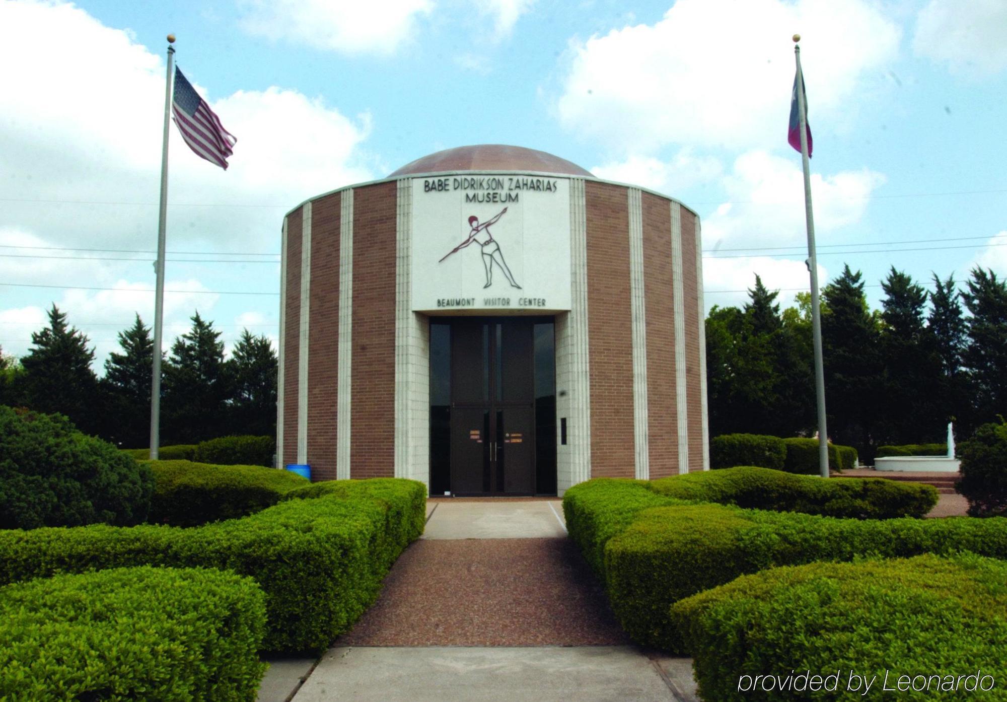 Holiday Inn Hotel&Suites Beaumont-Plaza I-10&Walden, an IHG Hotel Exterior foto