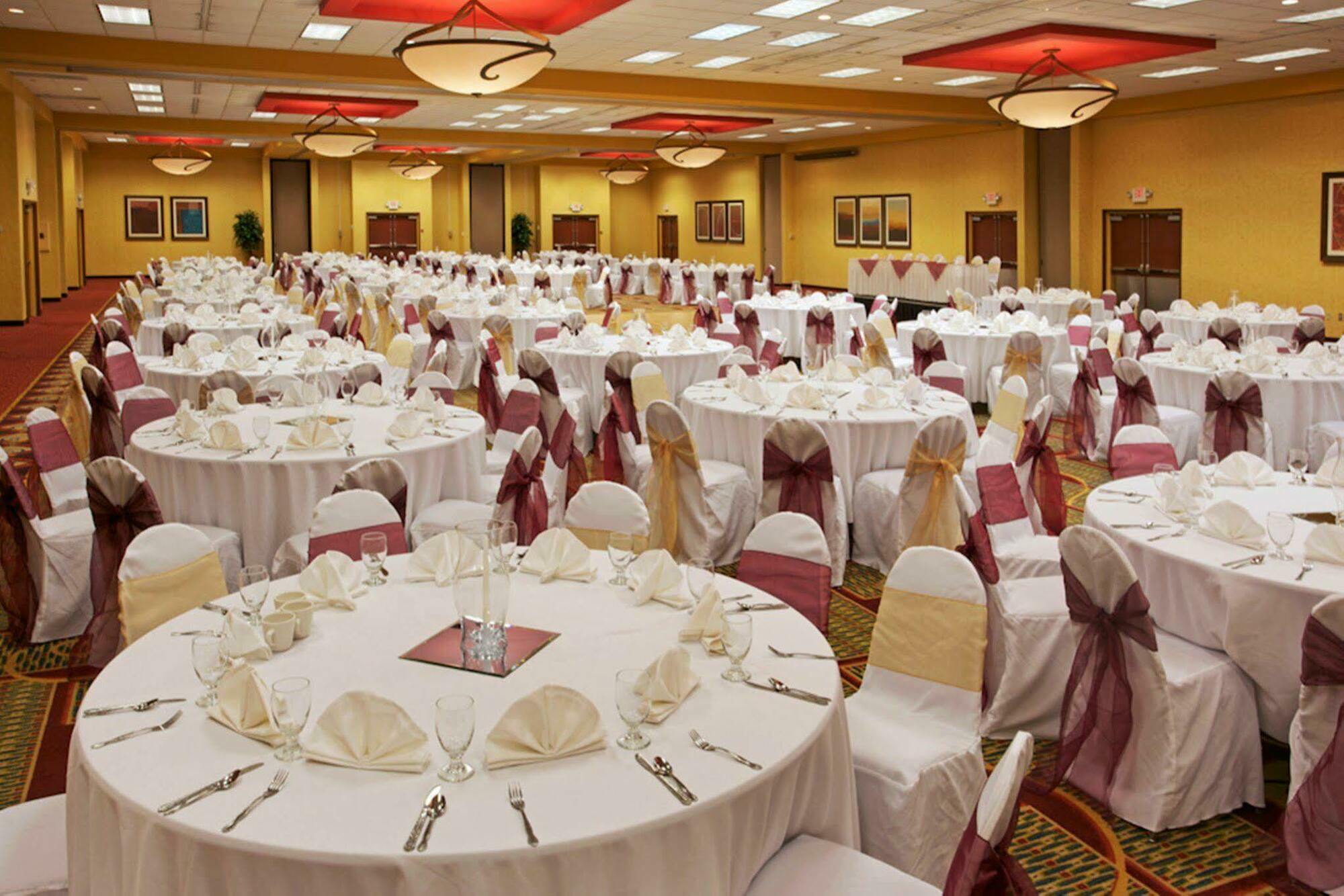 Holiday Inn Hotel&Suites Beaumont-Plaza I-10&Walden, an IHG Hotel Restaurante foto